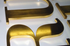 Goldbuchstaben